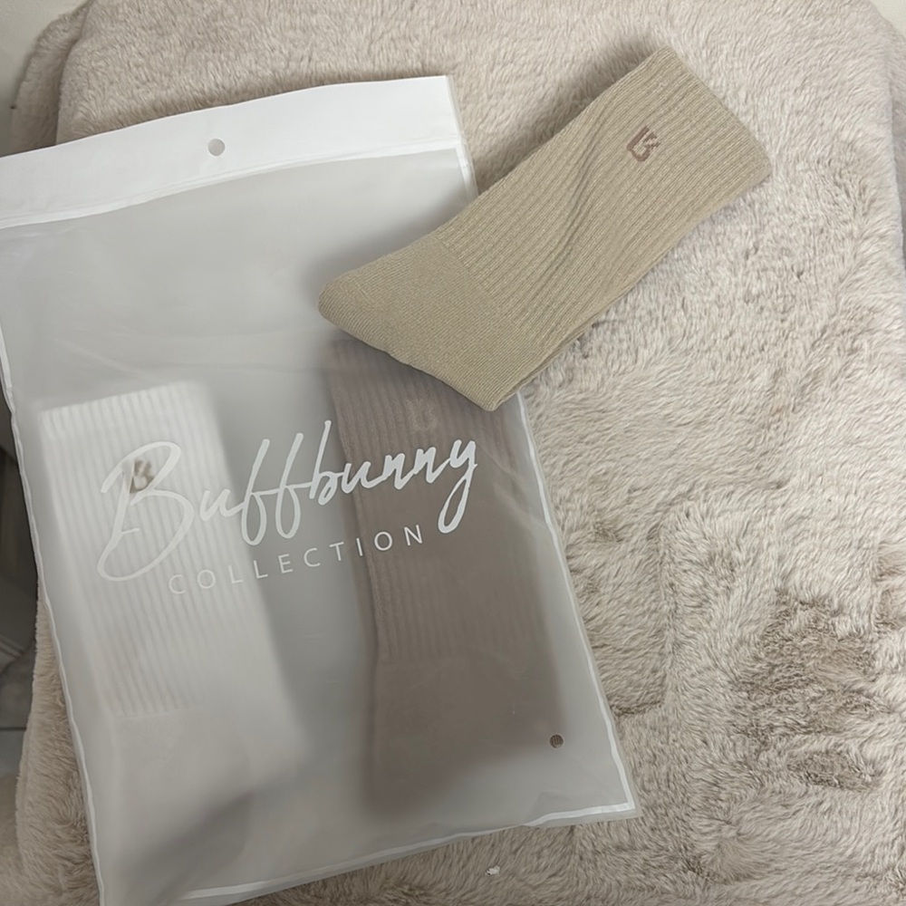 NWT Buffbunny Crew Socks
